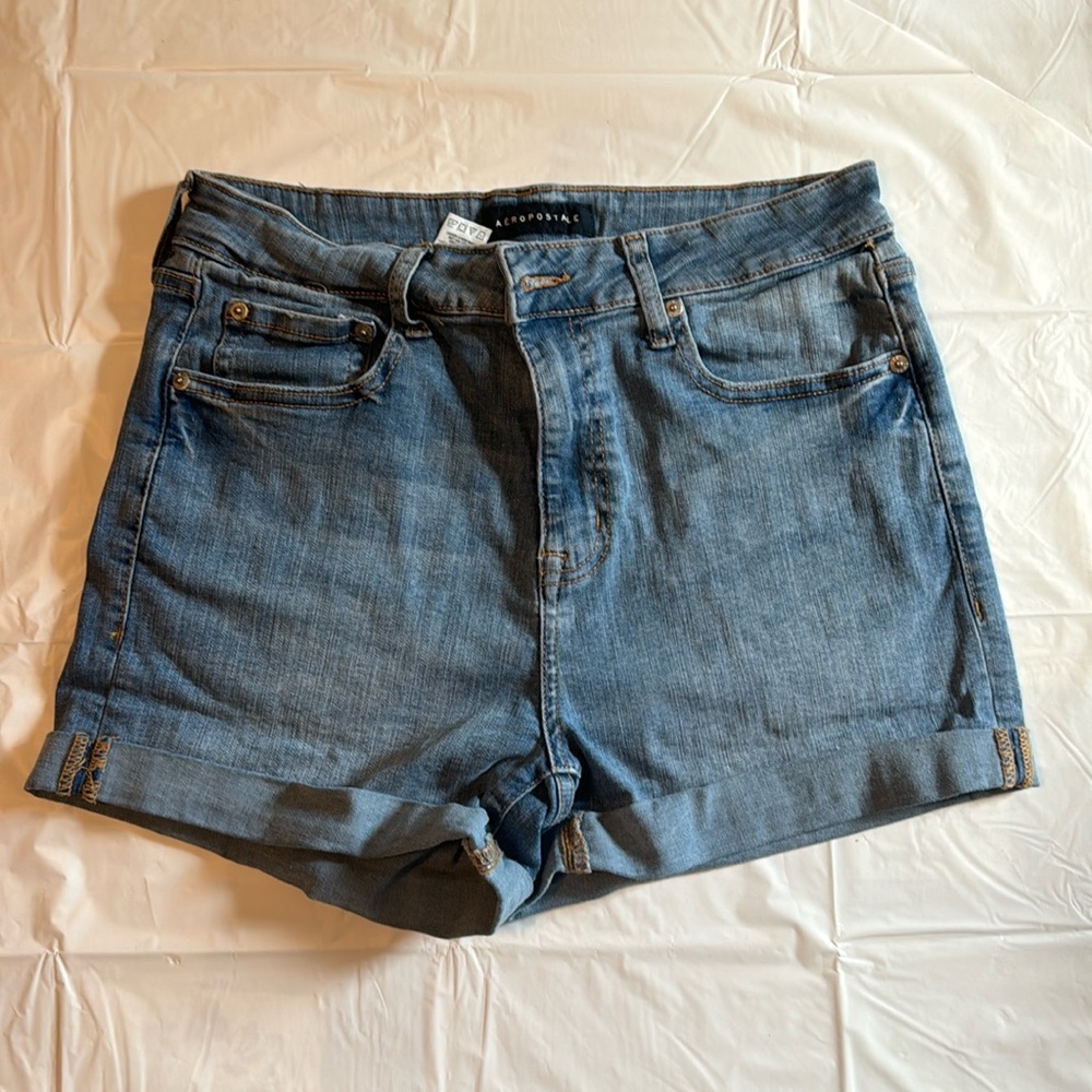 Aeropostale Medium-Wash High Rise Curvy MIDI Jean Short (Size 8)
